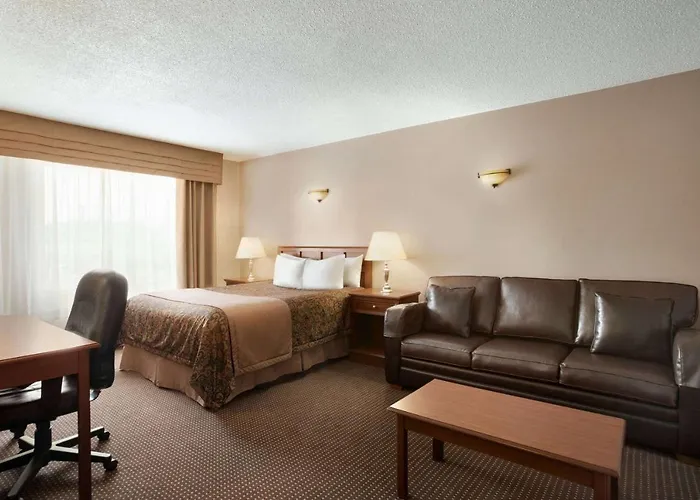 Travelodge By Wyndham Simcoe
